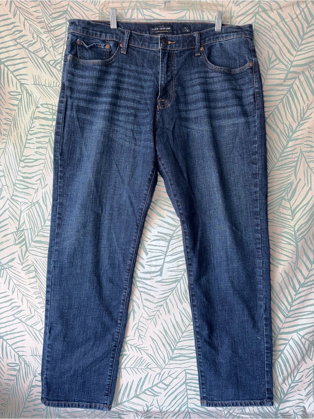 Lucky Brand Men’s 221 Straight Leg Dark Wash Jeans